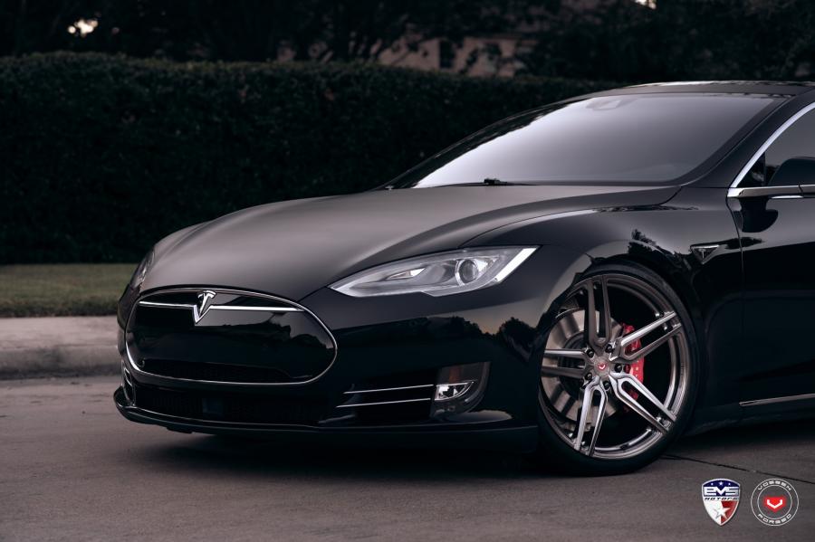 Детали экстерьера Tesla Model S on Vossen Wheels (HC-1) 2016 года  (фото 15 из 23)